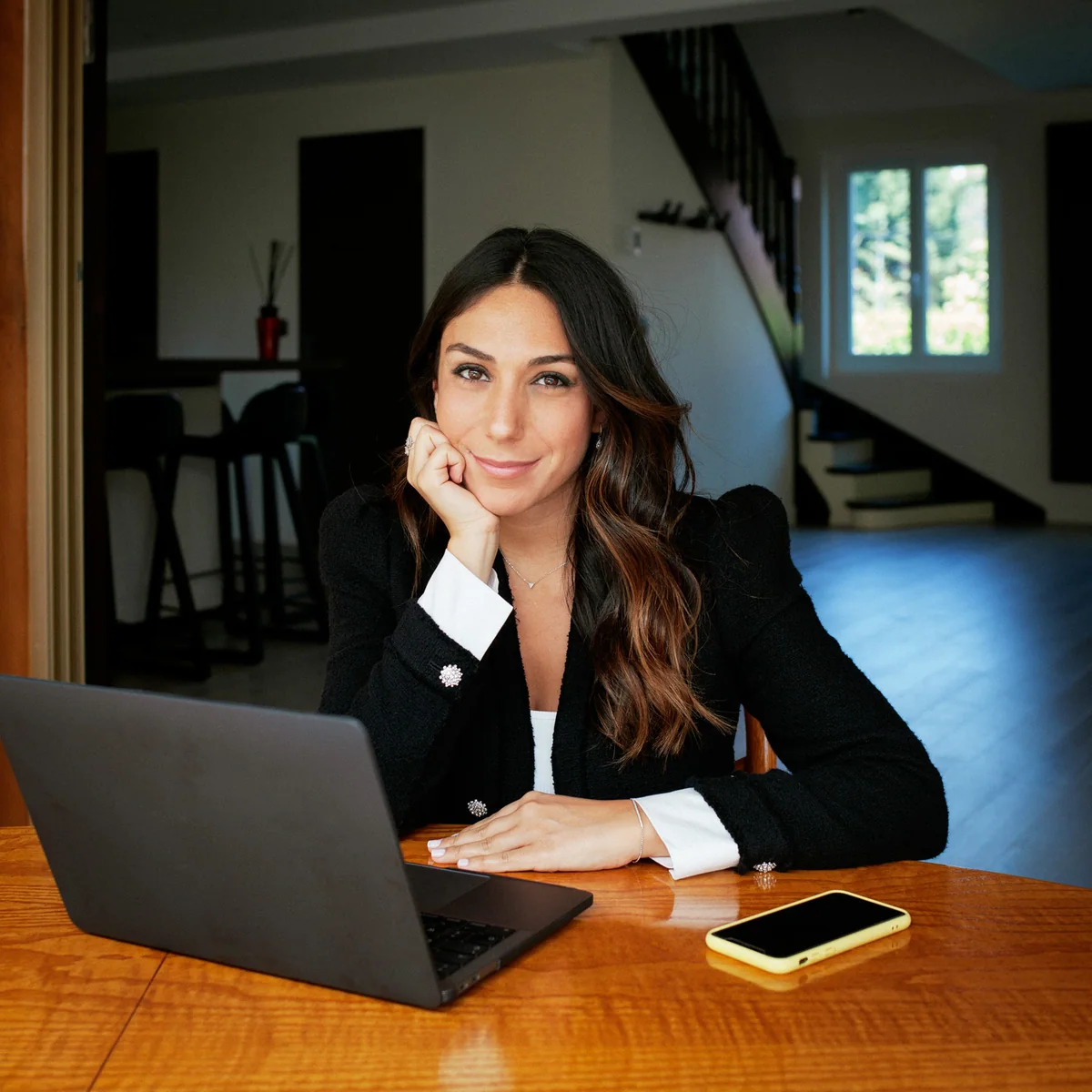 Sheryl Suissa à son bureau, fondatrice de Digistories